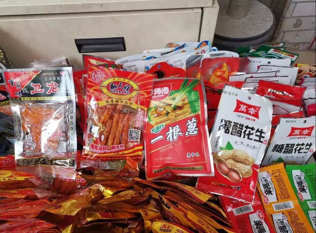 石岐區突擊檢查學校周邊小賣部 經營亂象曝光，建材隱患引關注